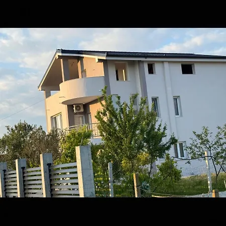 Appartement Ariona *